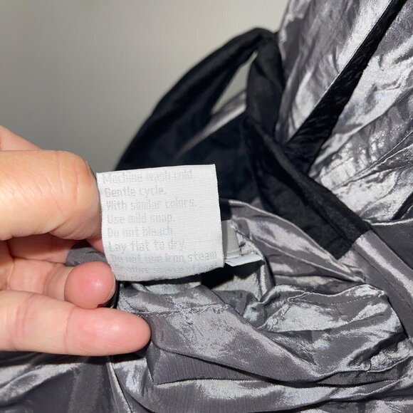 UBU Reversible Crinkle Raincoat Womens Size Medium M Button Front Belt Pockets - Picture 9 of 9